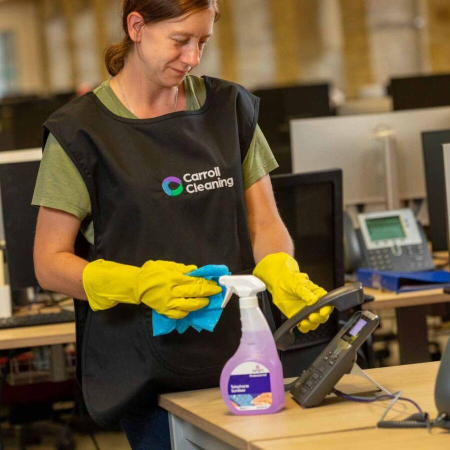 What UK Offices Should Expect from Professional Cleaning Services