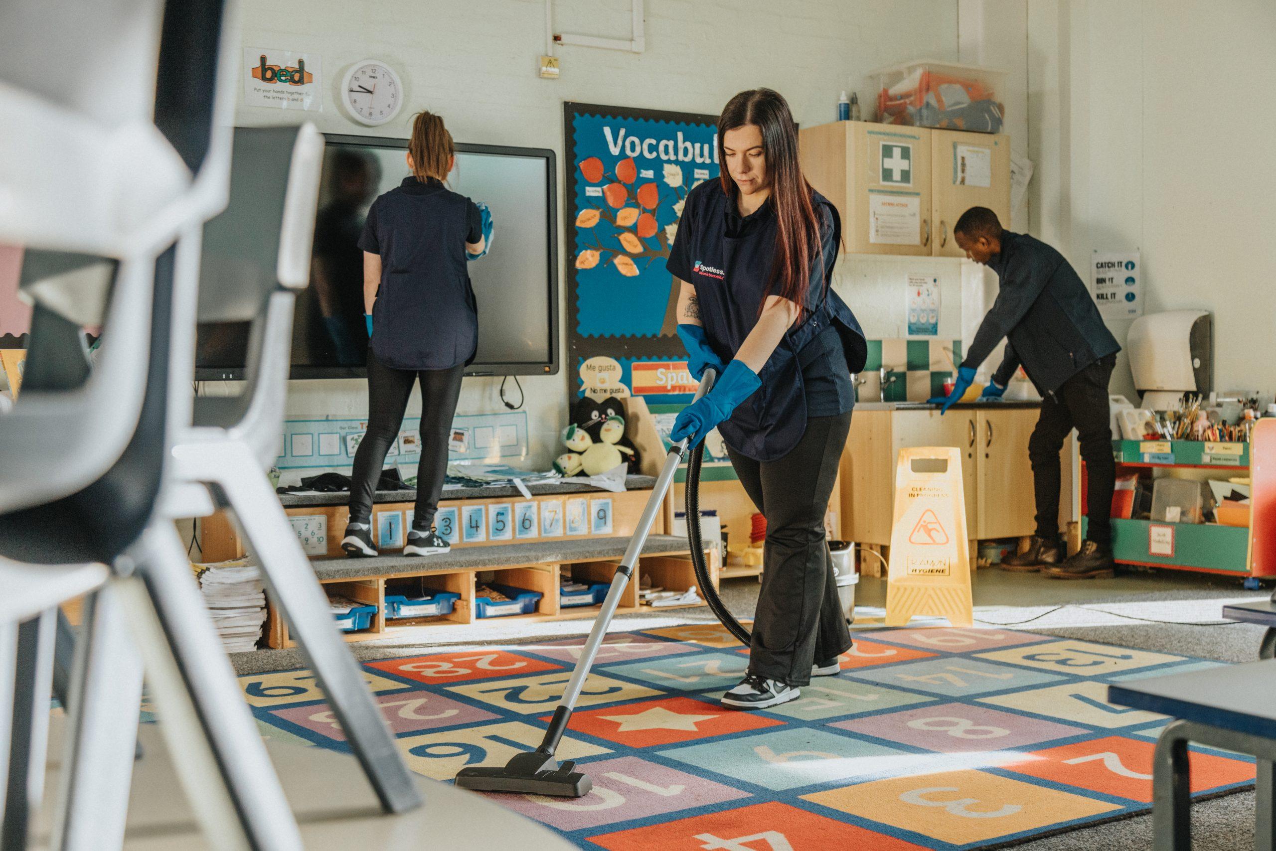 Booking Smart Around Student Move Outs and Seasonal Demand in Nottingham