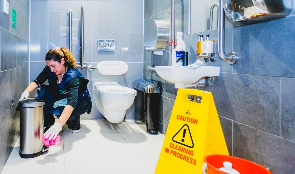 What a deep clean includes across the UK Room by room checklist and compliance standards